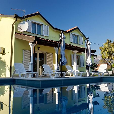 Вілла Relax House Nizic Drazice Екстер'єр фото