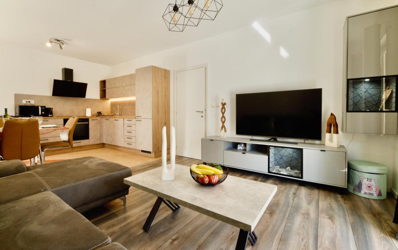 Вілла Relax House Nizic Drazice Екстер'єр фото