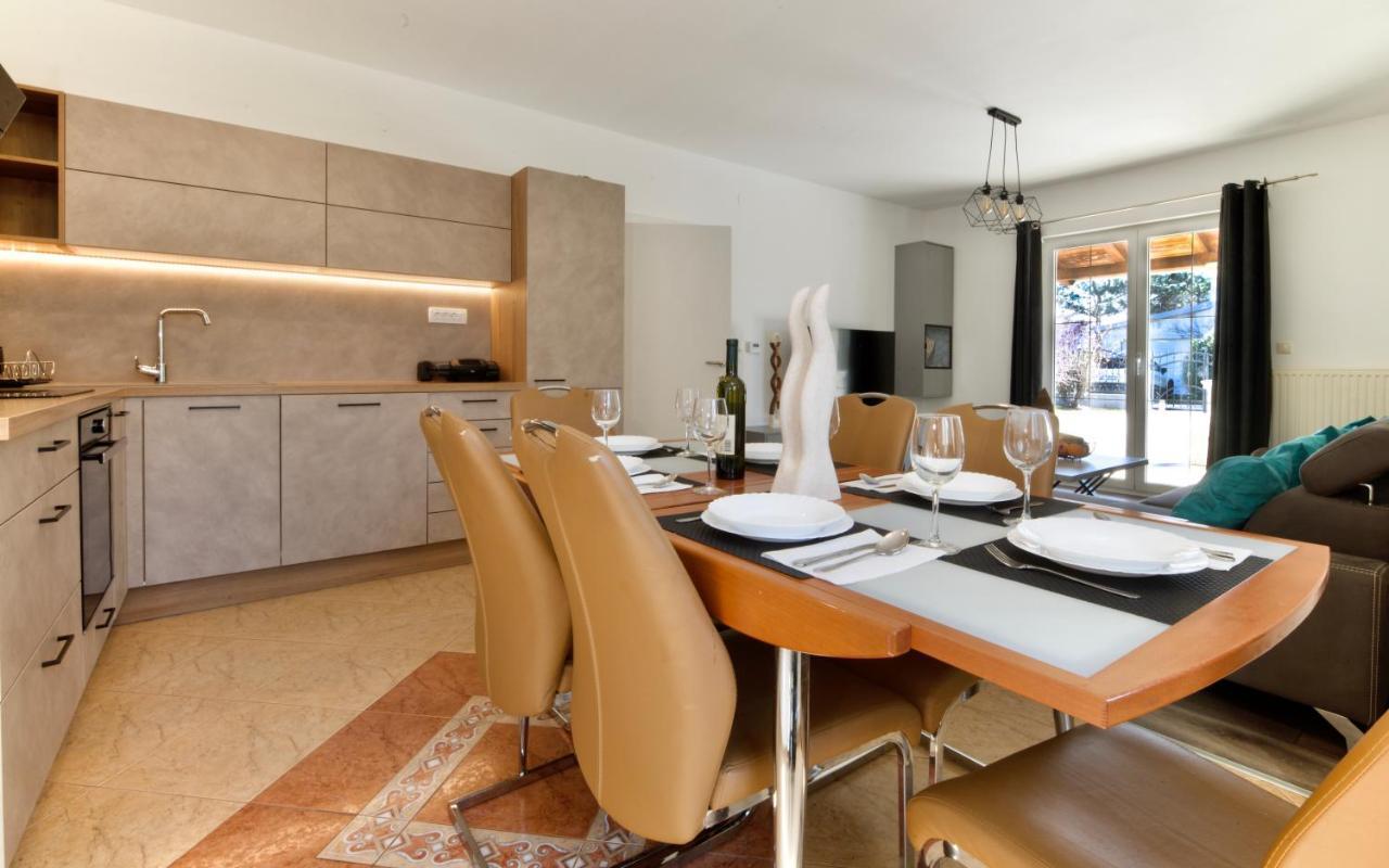 Вілла Relax House Nizic Drazice Екстер'єр фото