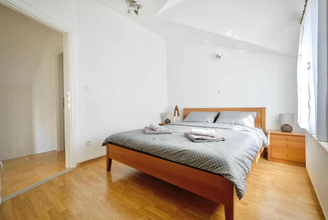 Вілла Relax House Nizic Drazice Екстер'єр фото