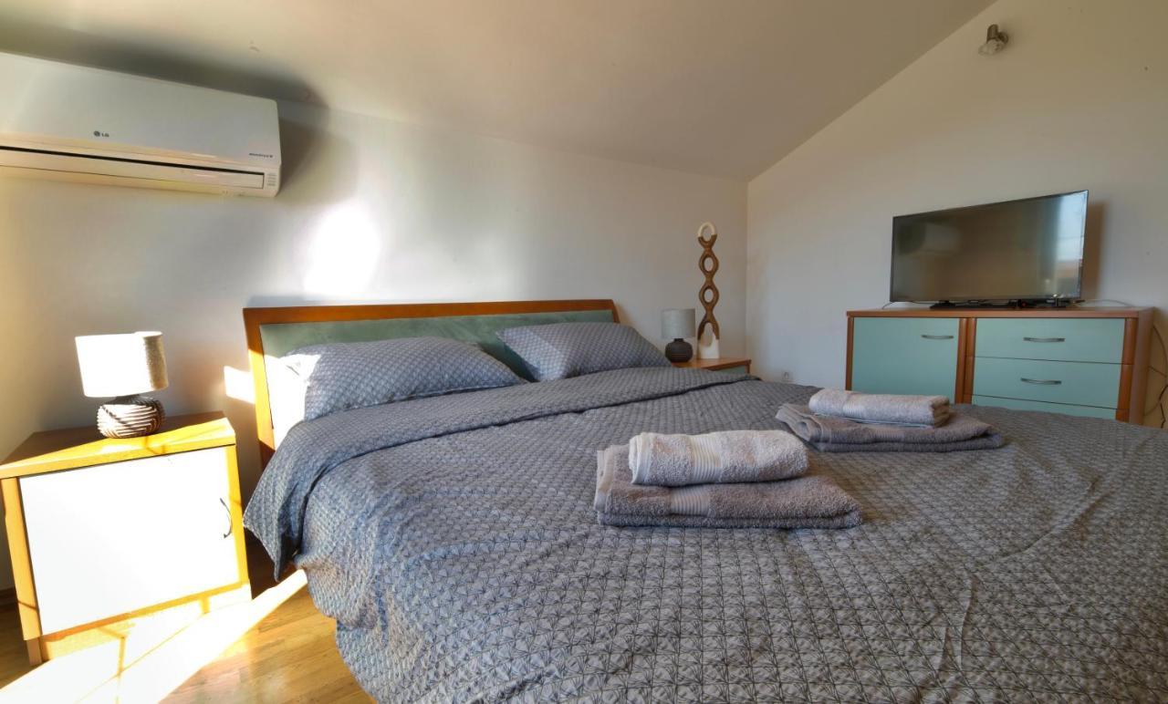 Вілла Relax House Nizic Drazice Екстер'єр фото